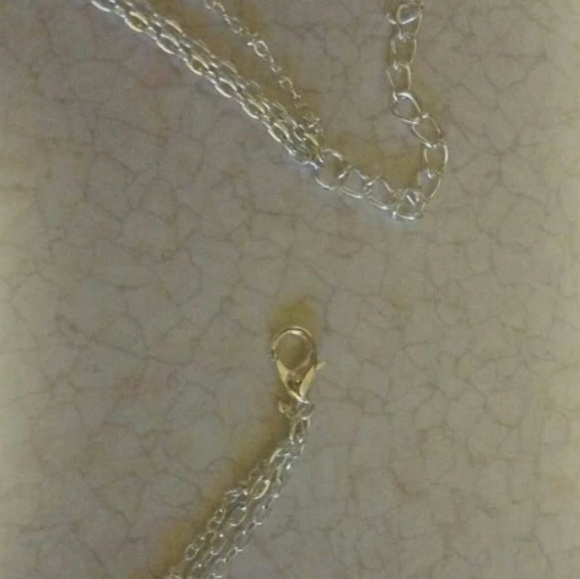 NWOT Three Layered Chain Necklace - Picture 2 of 7